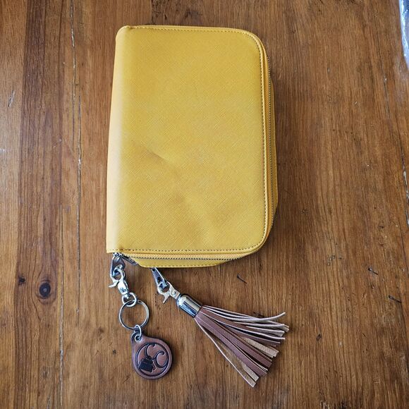 Concealed Carrie Brand Compact Zippered Clutch In Mustard With Keychains - Picture 4 of 4
